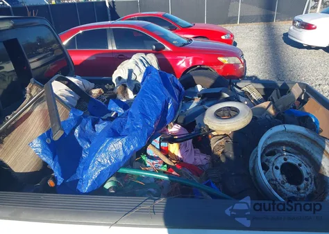 2000 Ford F-150 Lariat/Xl/Xlt z USA, uszkodzony, nr VIN 2FTRX08L4YCA22055